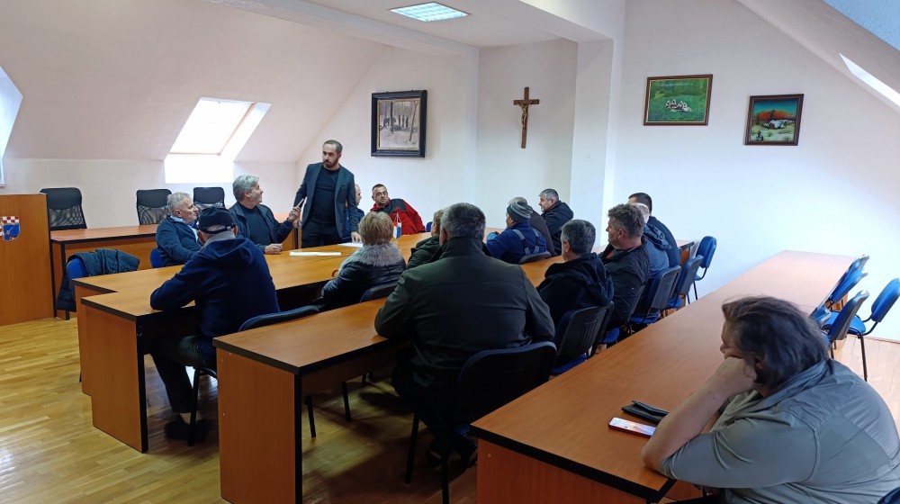 WhatsApp_Image_2025_11_21_at_09_.04 (2).jpeg